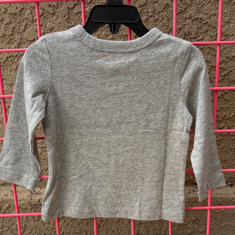 New GAP Gray Long Sleeve with Dinosaur Graphic Cotton Shirt - Picture 4 of 4